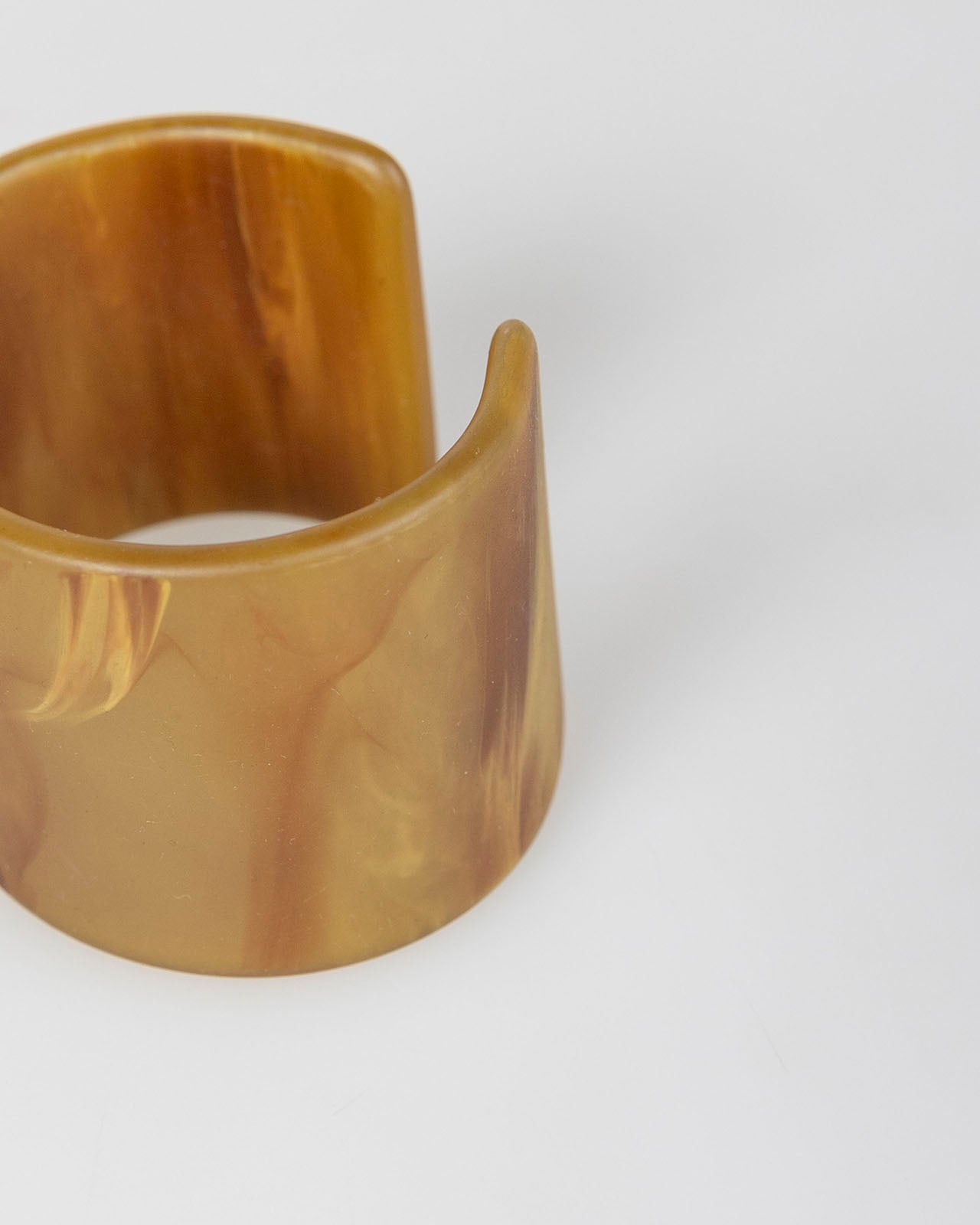 Brazalete rígido mármol