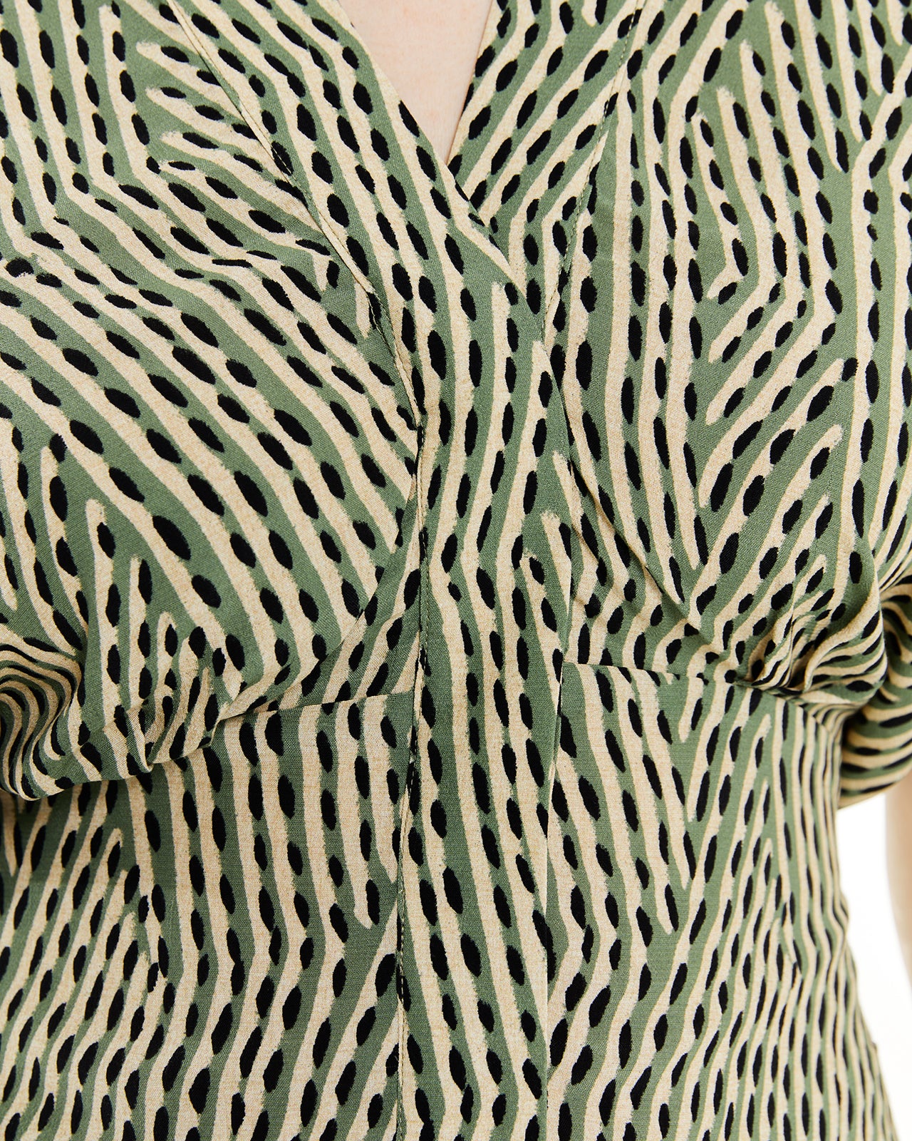 Printed shirt with gathers on the chest