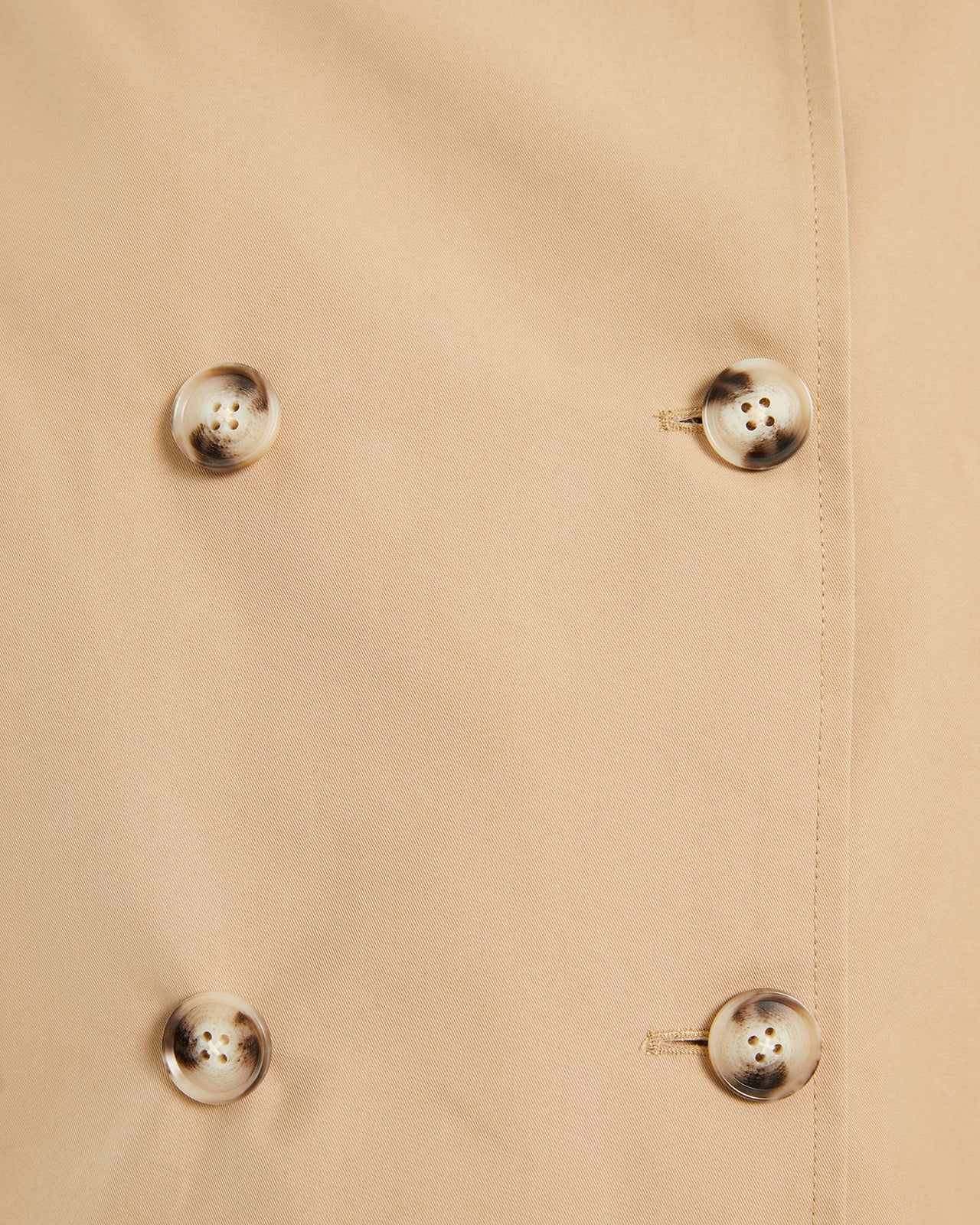 Short trench coat with buttons