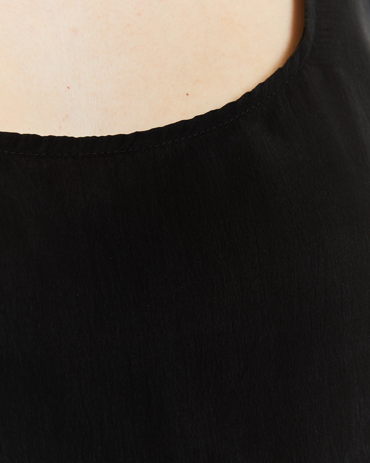 Top de tirantes con tejido de cupro