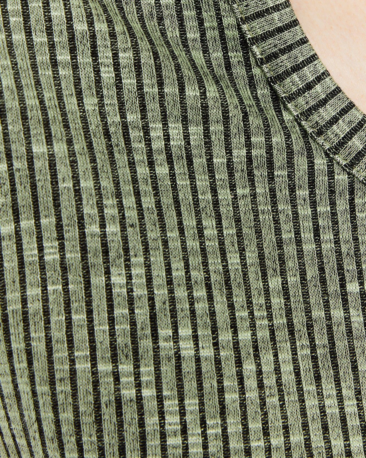 Top canale escote redondo