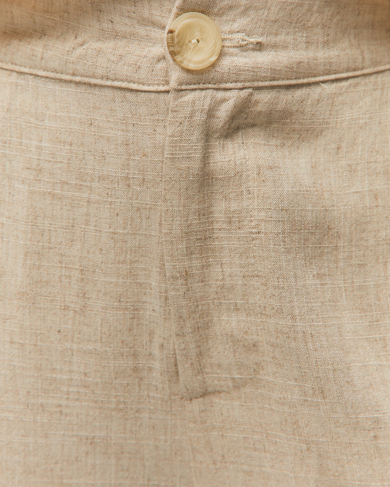 Pantalón lino con botón