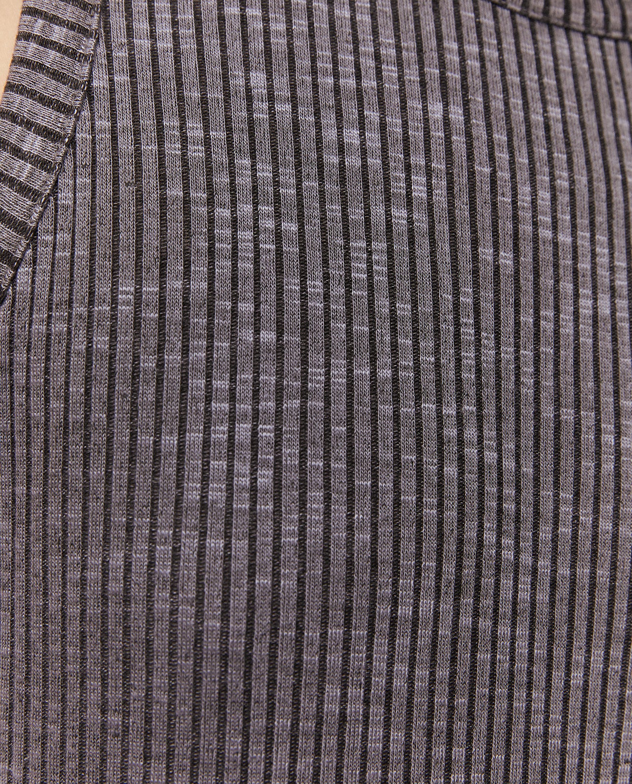 Ribbed dress with a box neck