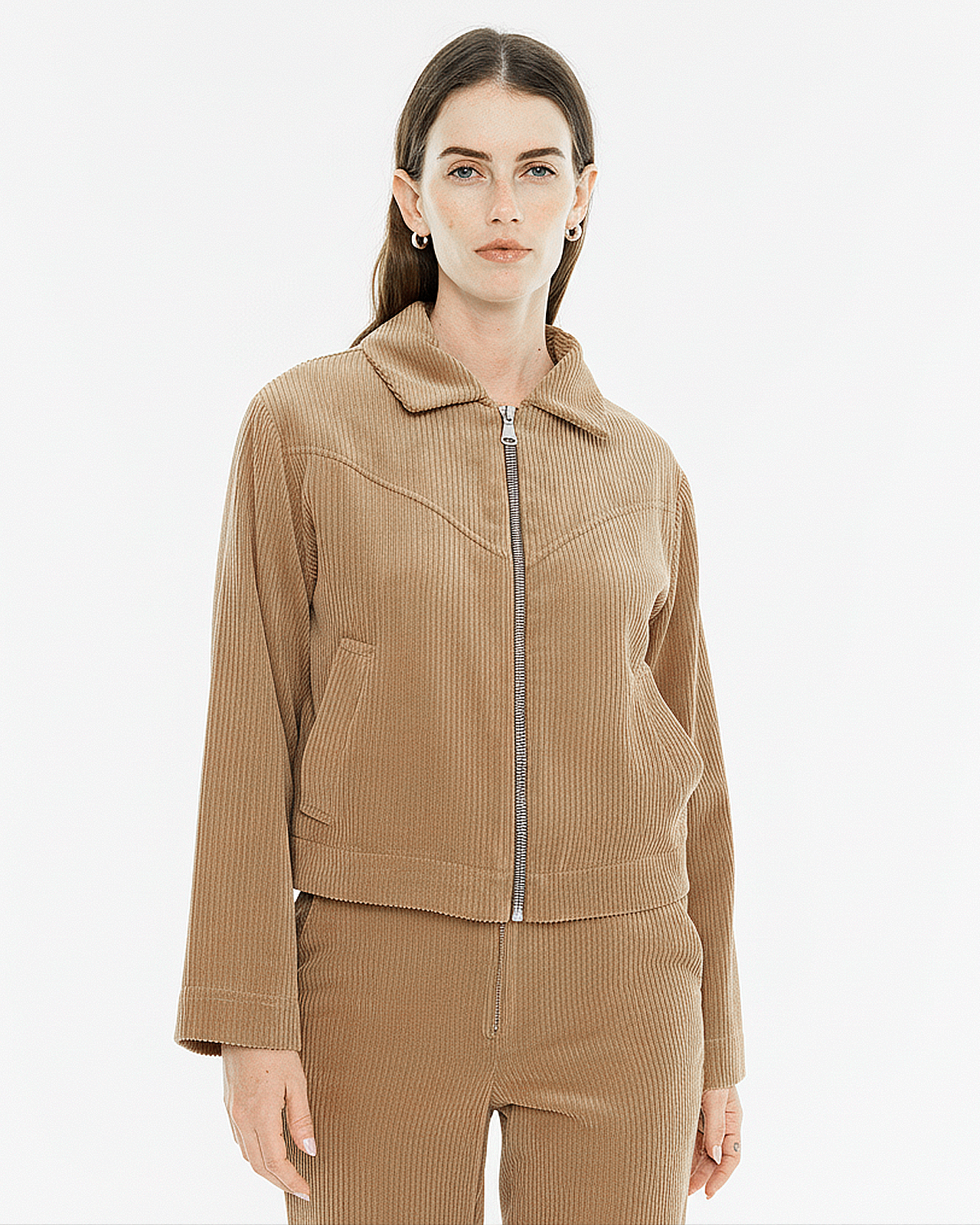 Corduroy jacket with zip and pockets