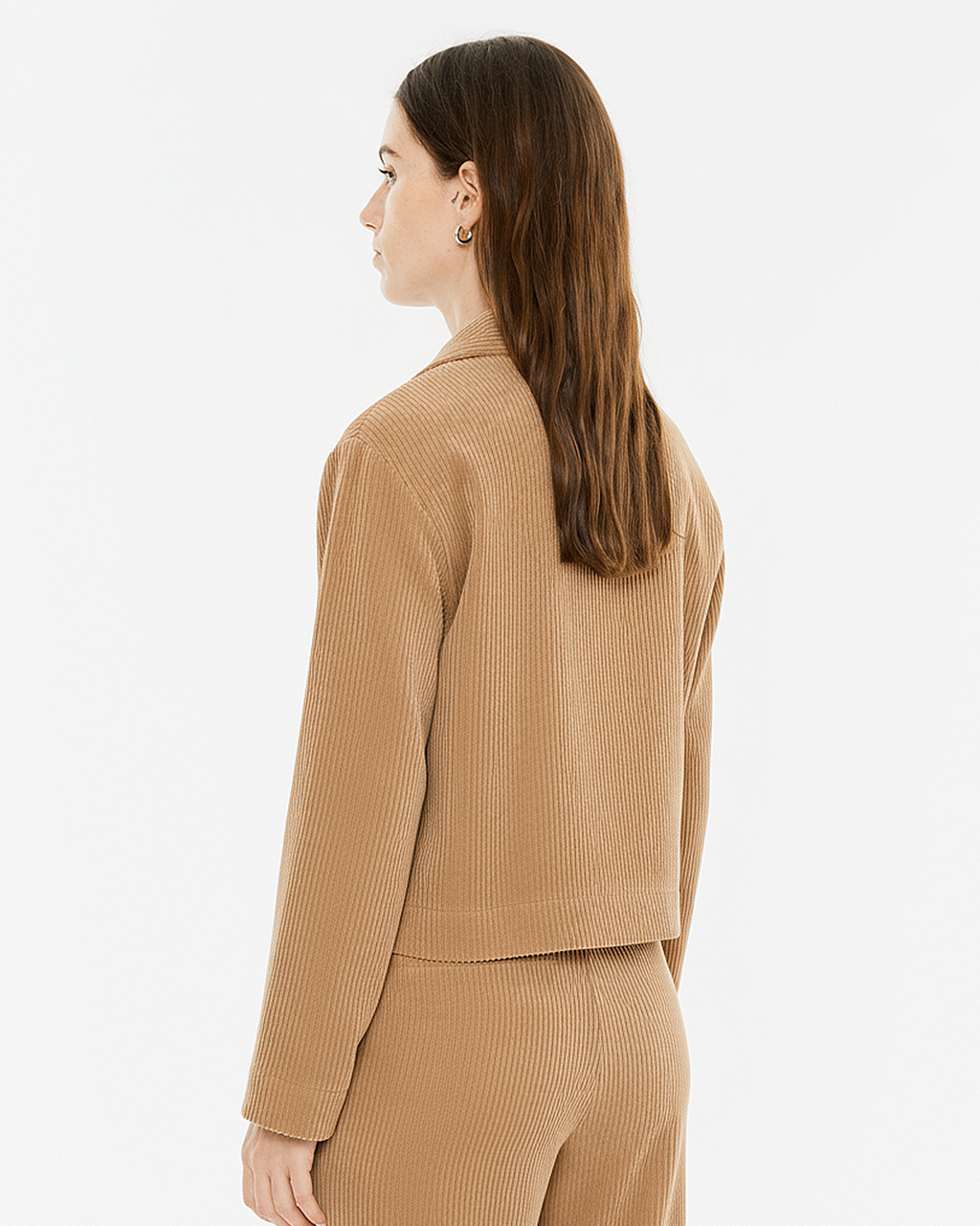 Chaqueta pana con cremallera y bolsillos