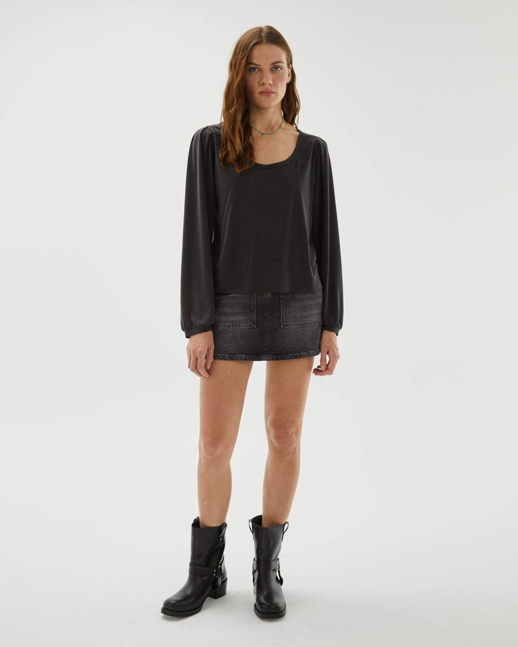 Black fluid long sleeve t-shirt with pleats