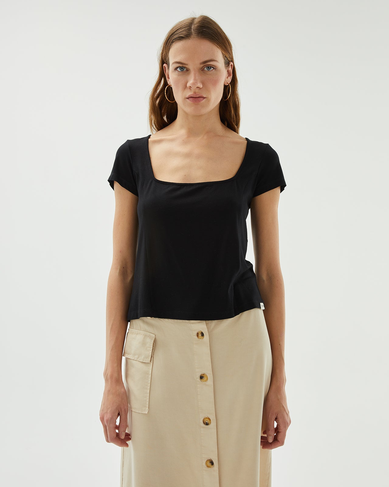 Short sleeve square neckline t-shirt