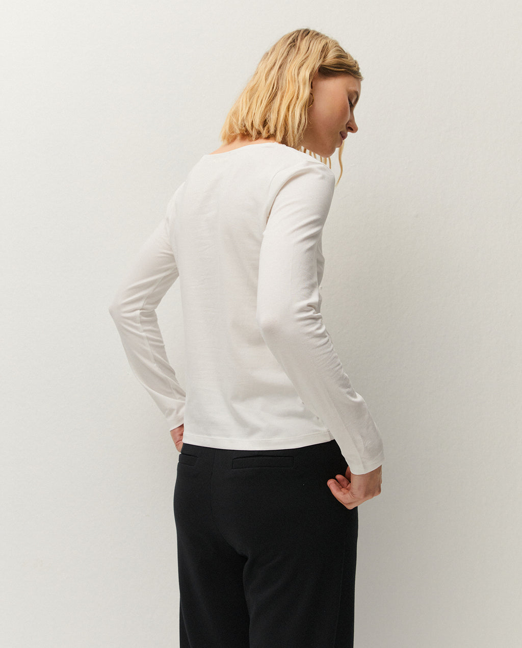 t-shirt basique en dentelle