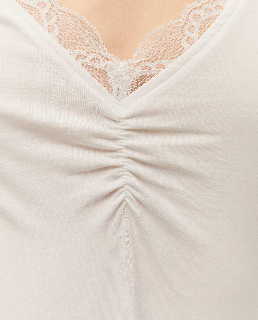 t-shirt basique en dentelle