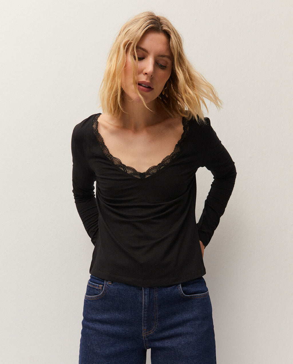 t-shirt basique en dentelle