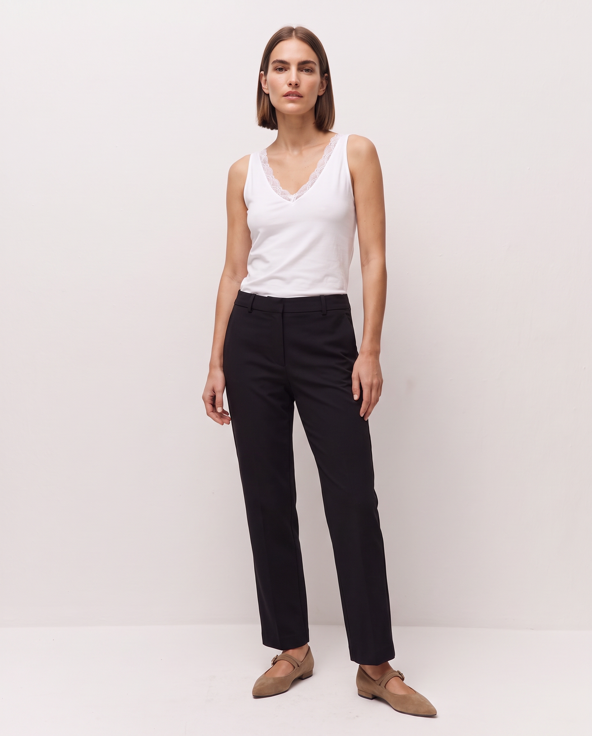 Top de tirantes con puntilla