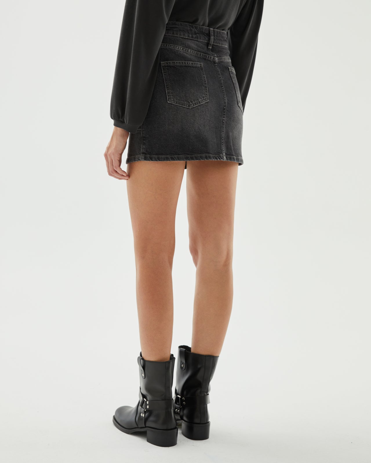 Short black denim skirt medium waist