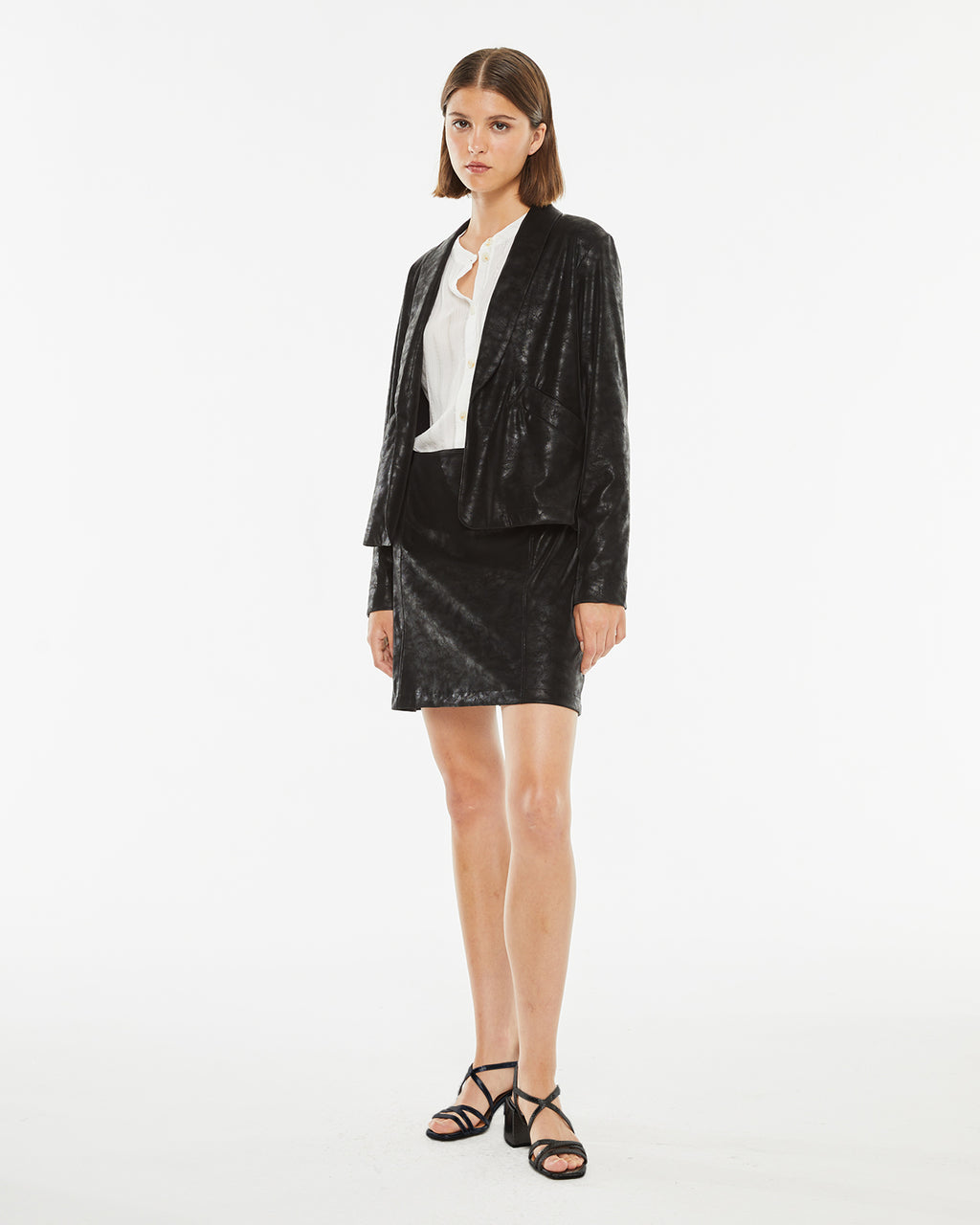 Black long-sleeved jacket-like blazer