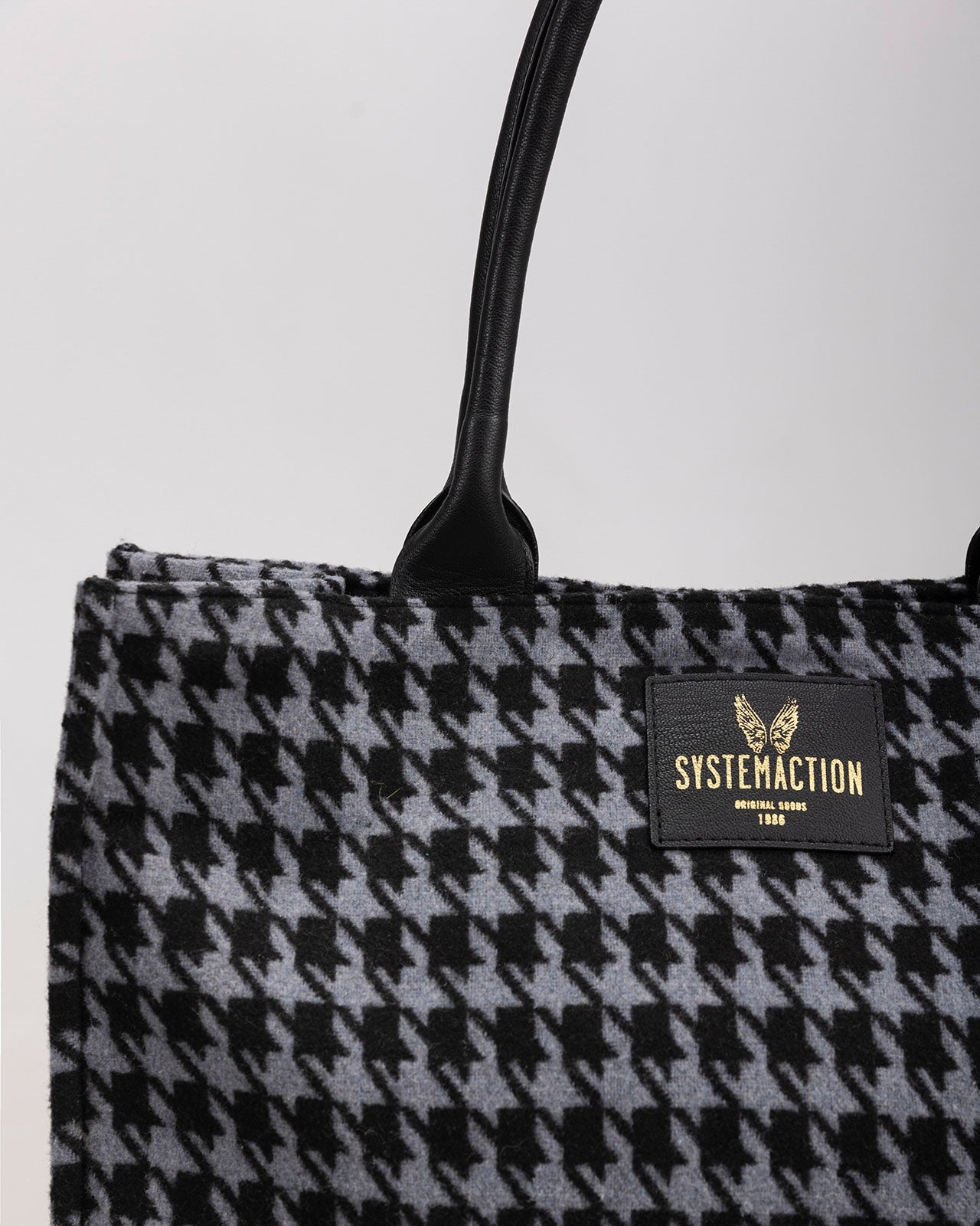 Houndstooth shopper bag with leather shoulder straps