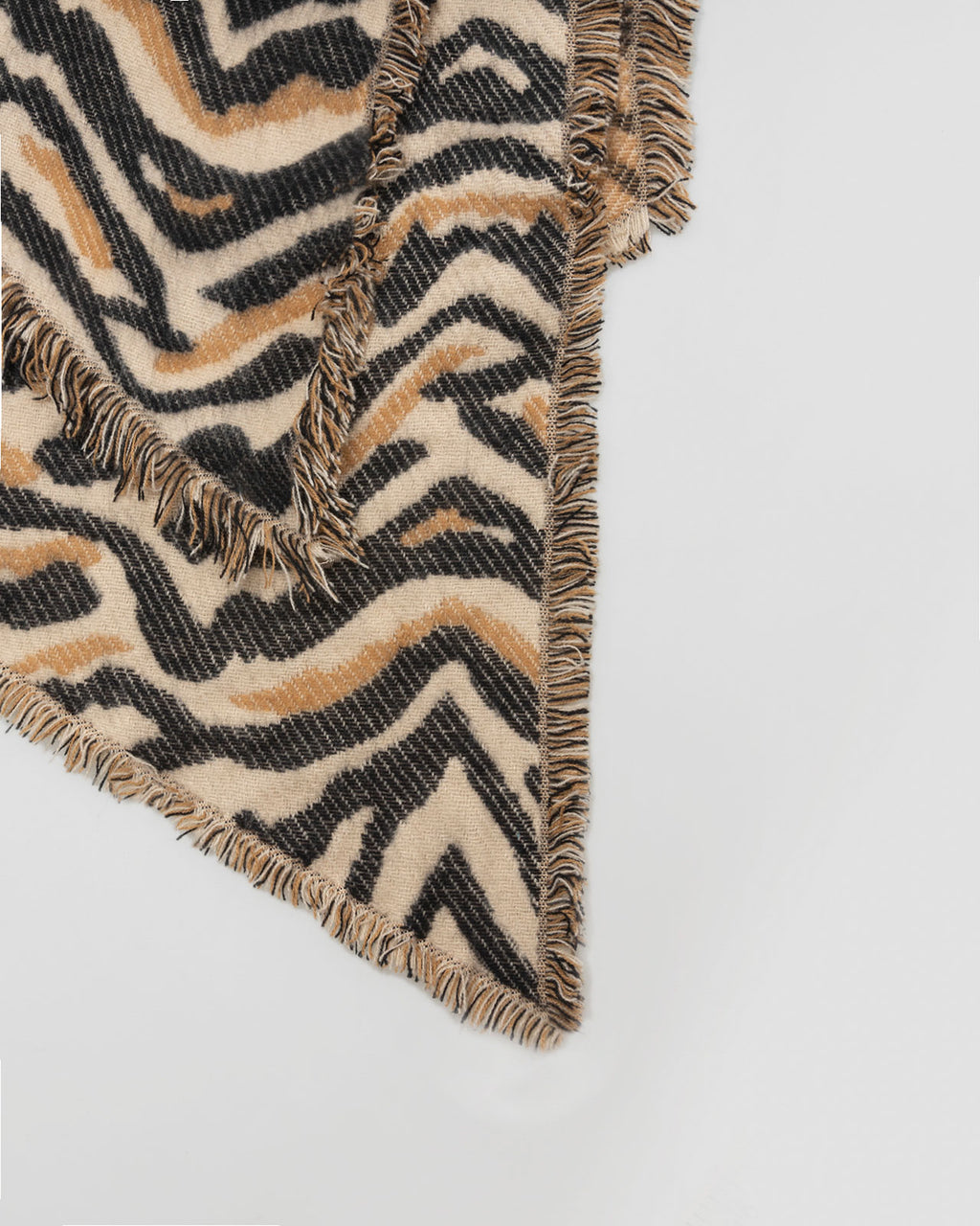 Animal print scarf with frayed finish