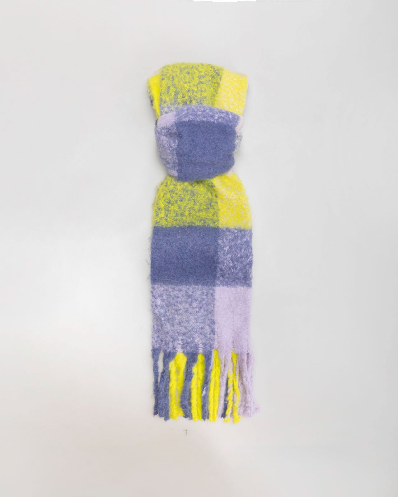 Maxi multicoloured checked scarf finished with fringes