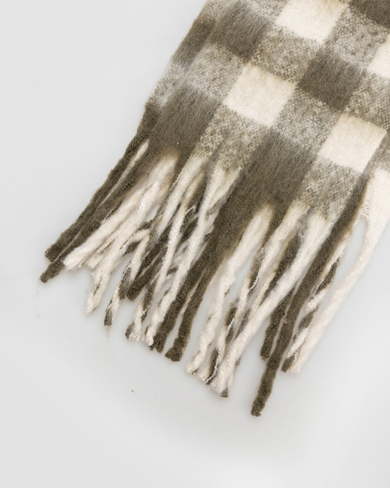 Khaki checked scarf with fringes