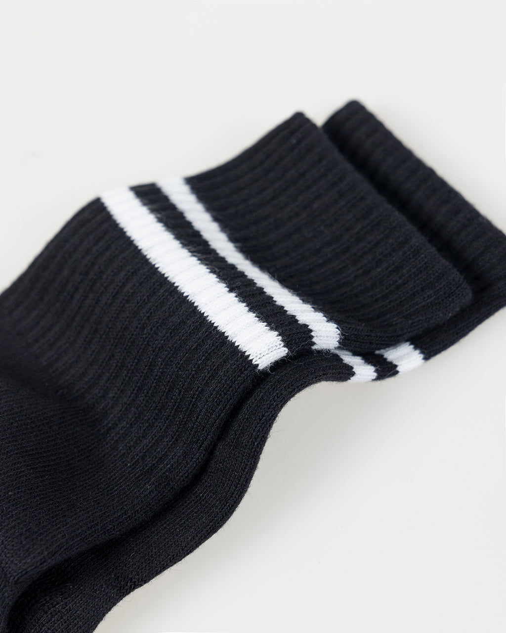 Basic socks with double stripe on the top