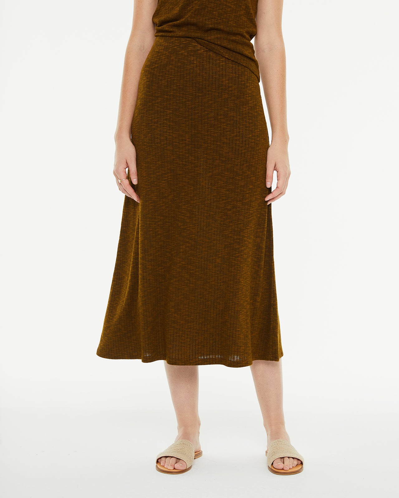 Fitted ribbed midi skirt with marbled effect