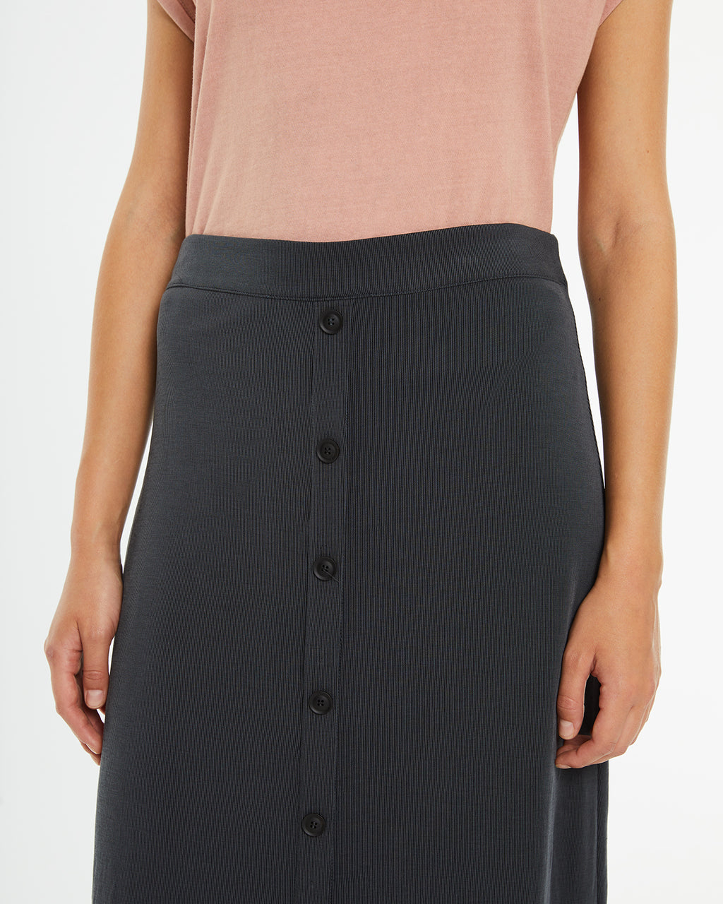 Midi skirt with central buttons on the front