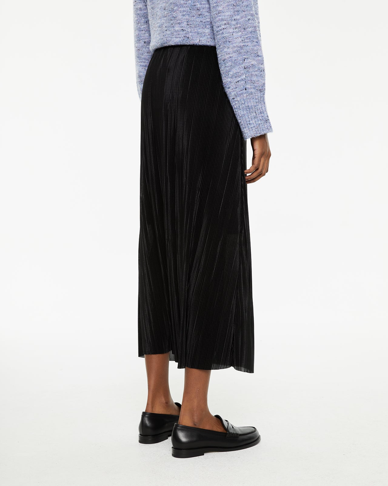 Pleated midi skirt with elastic waistband