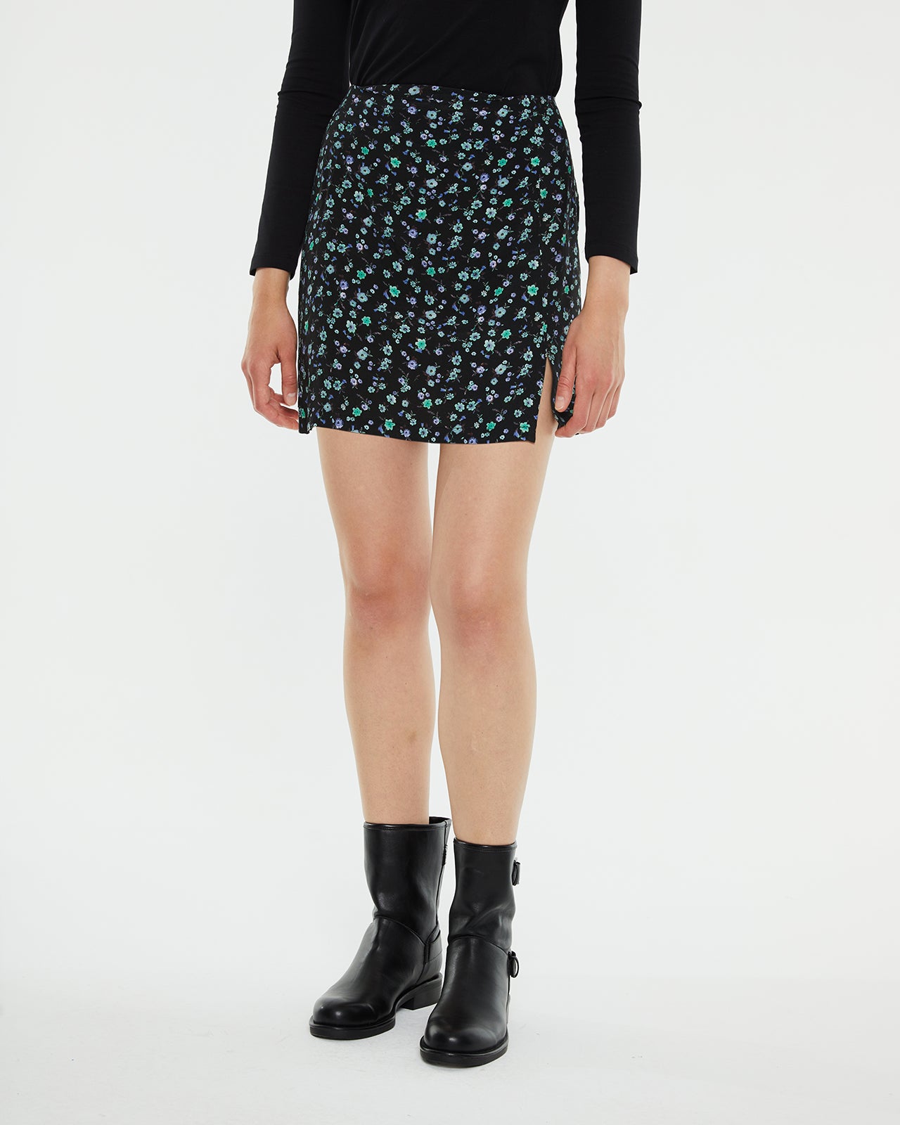 Floral print miniskirt with front slit