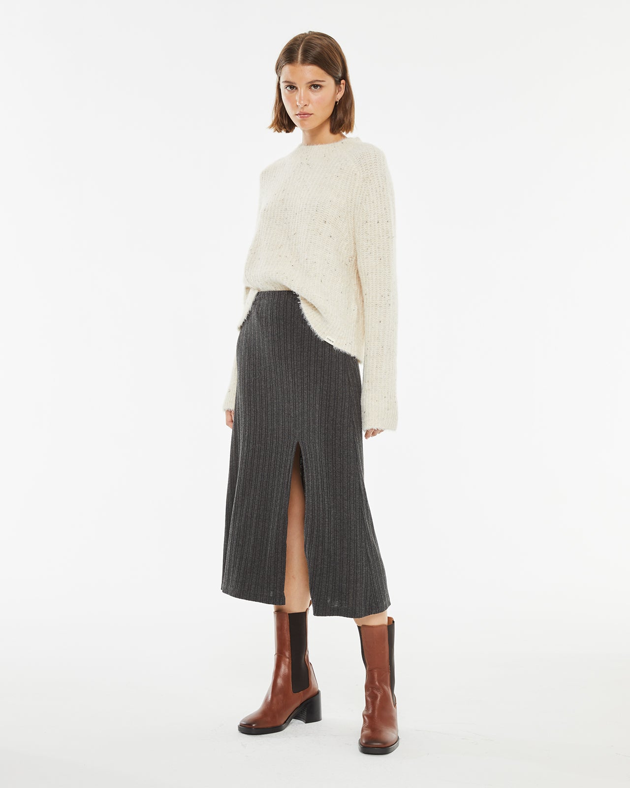 Ribbed midi skirt with side opening