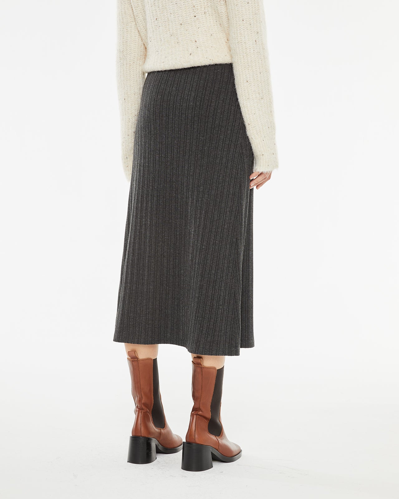 Ribbed midi skirt with side opening