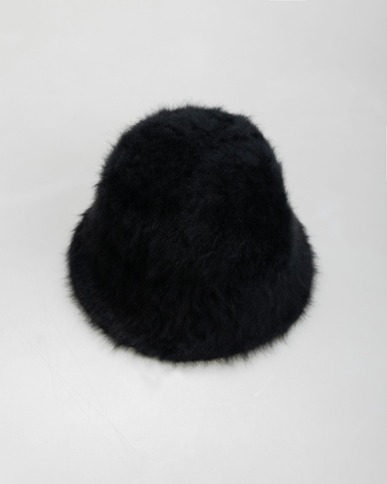 Gorro de pelo negro