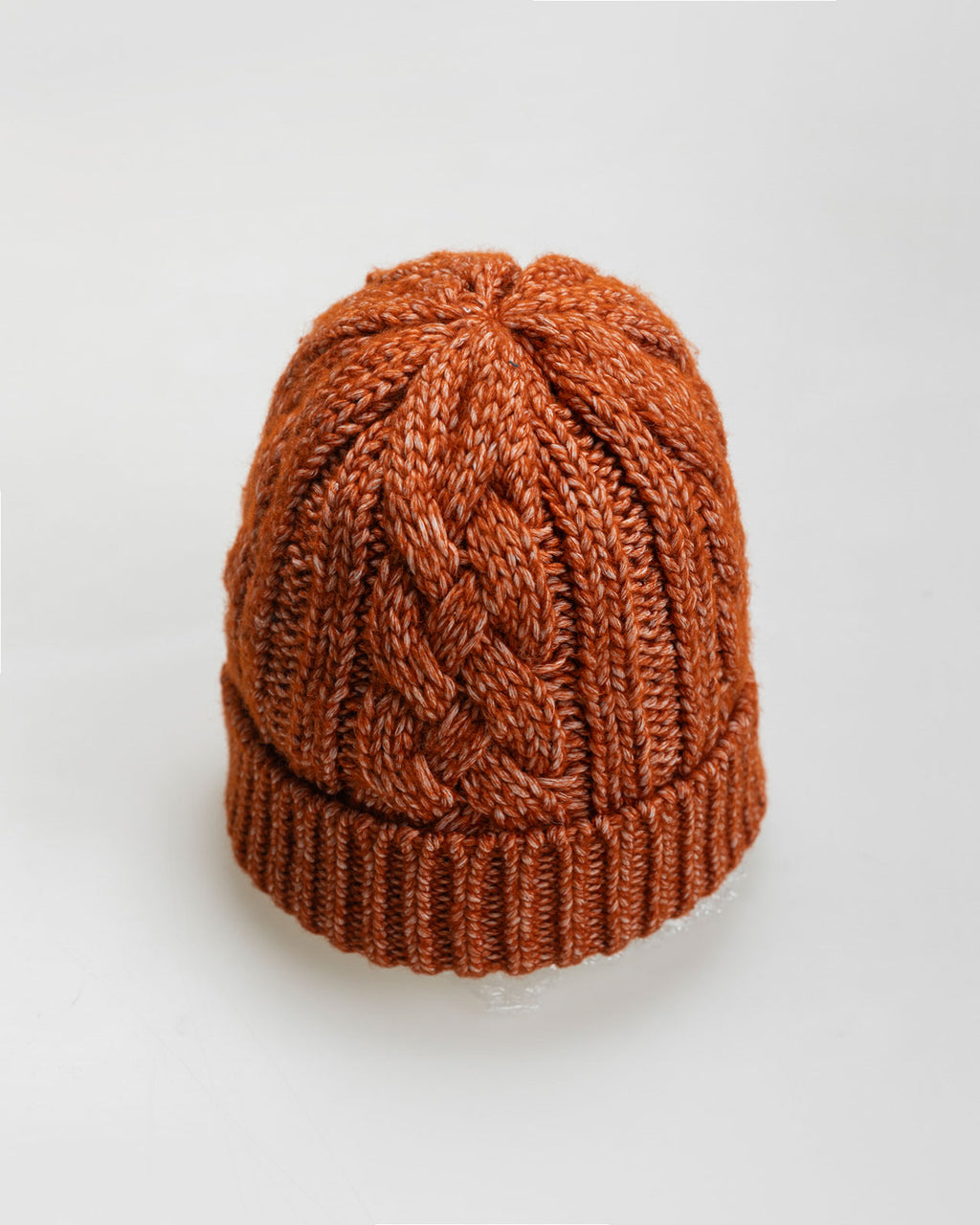 Gorro de punto con aranes