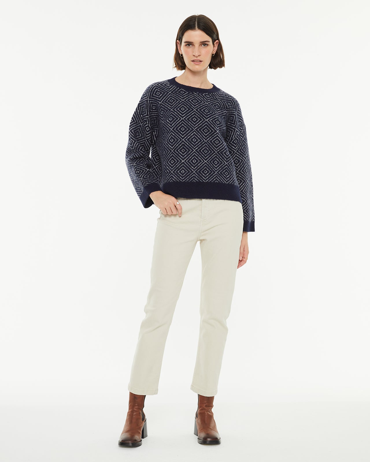 Two-tone diamond jacquard crew neck sweater