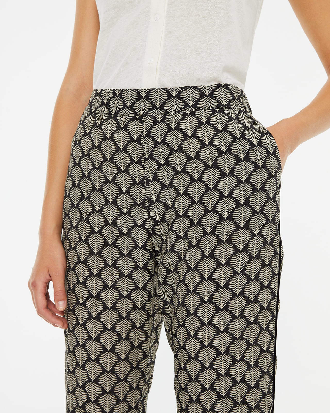 Long straight trousers with border print