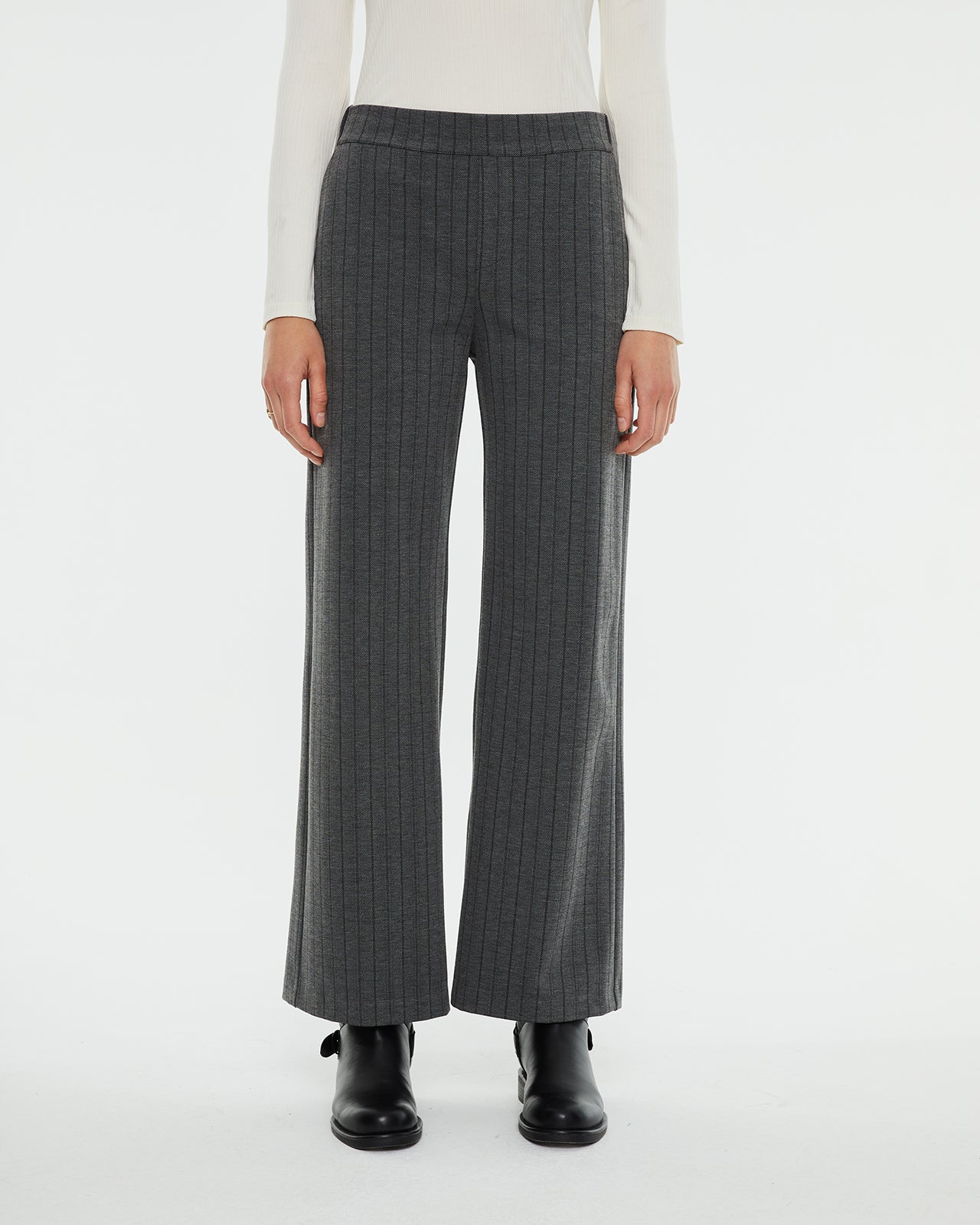 Straight-leg trousers with pinstripe fabric