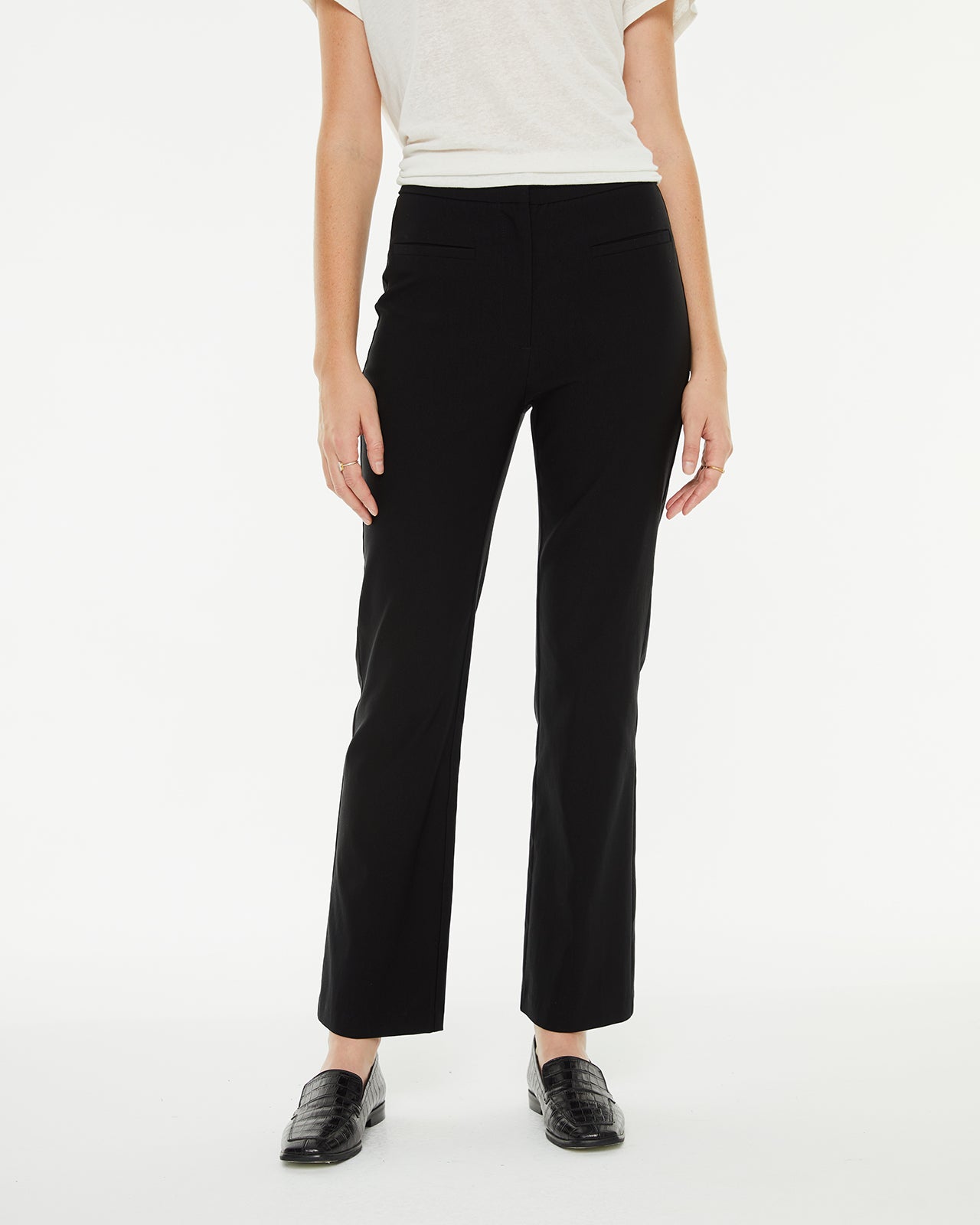 Pantalón elástico estilo capri flare