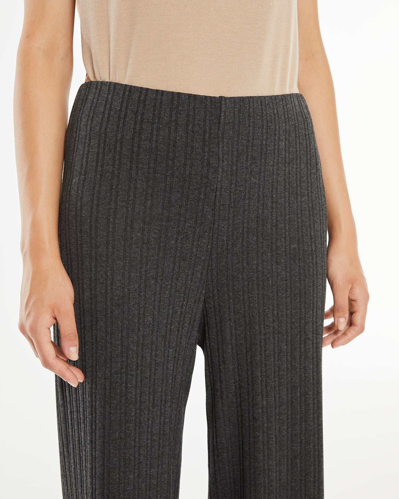 Straight ribbed trousers with elastic waistband