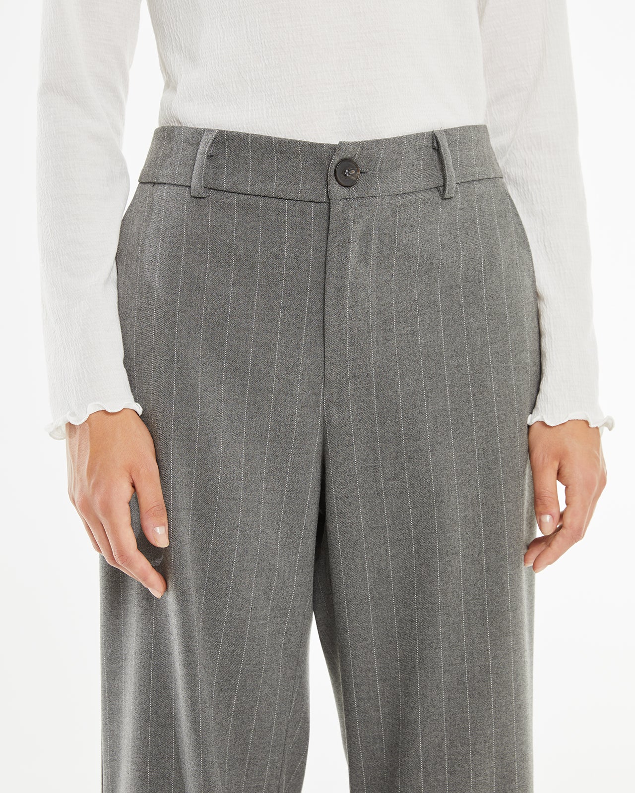 Pantalón raya dipomática gris