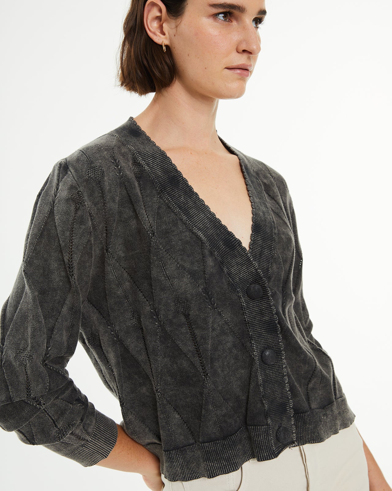 V-neck cardigan with worn-out effect