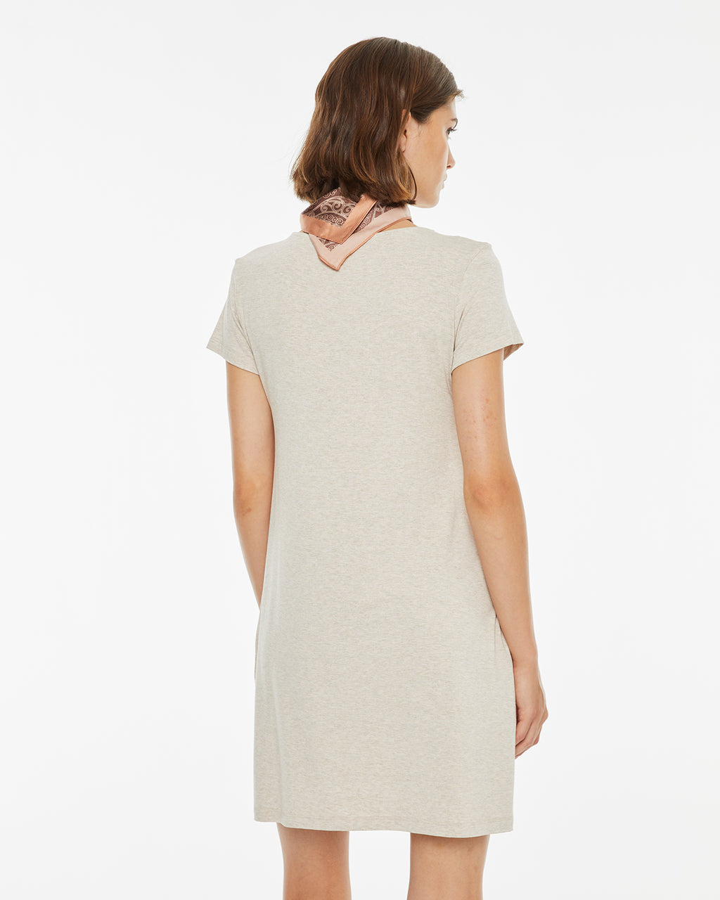 Short dress with short sleeves and cut out detail