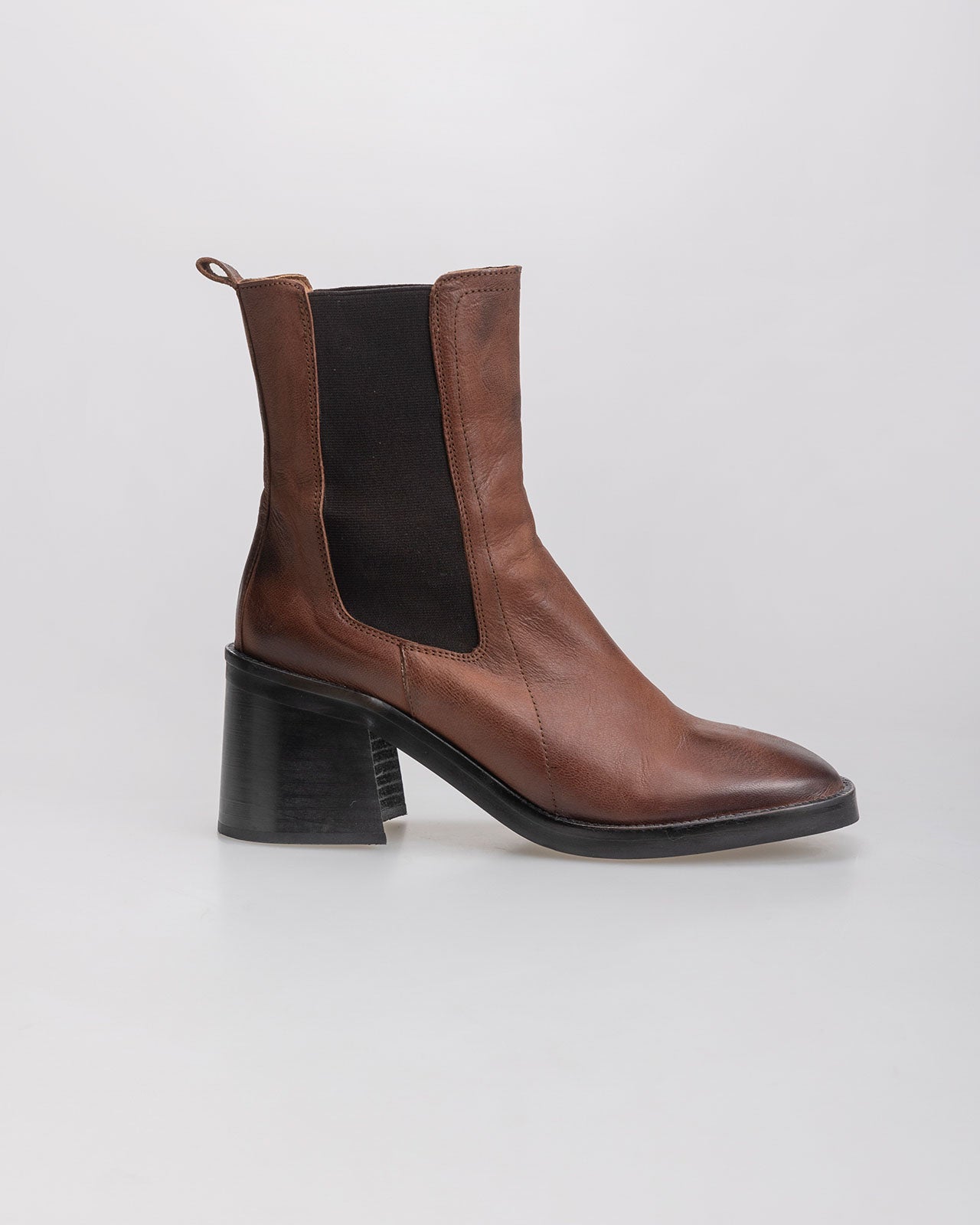 Mid-calf heel boot