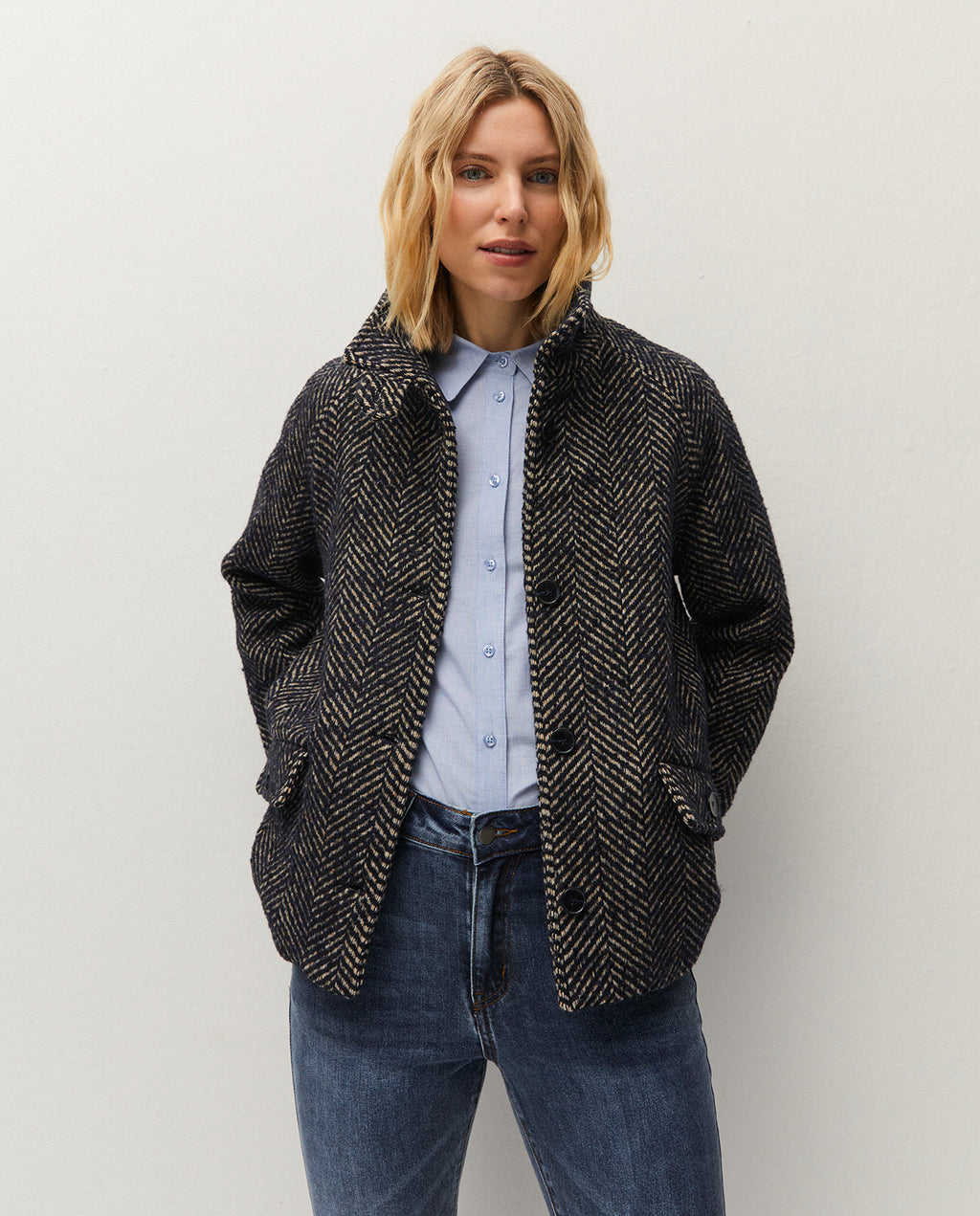 Short herringbone coat