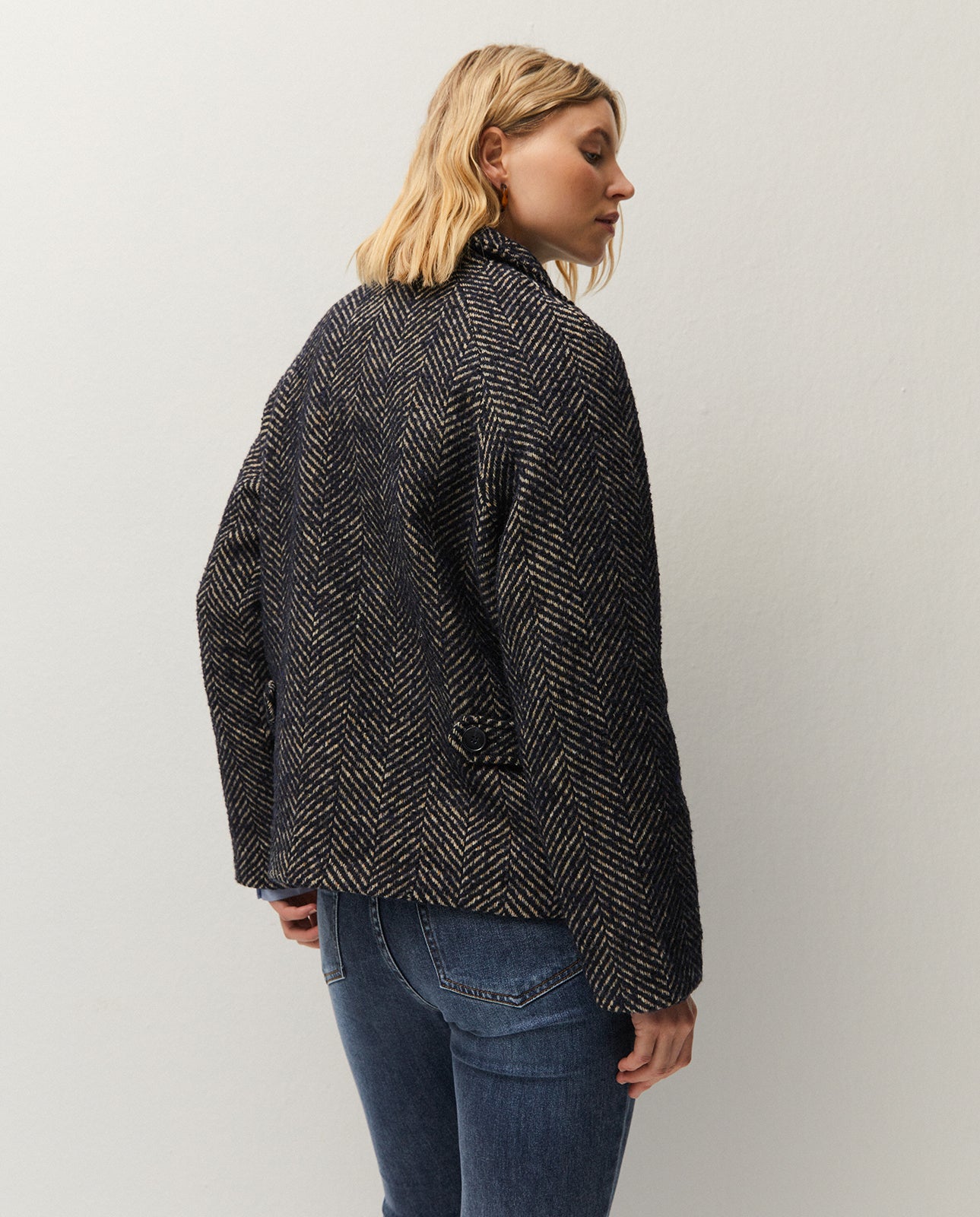 Manteau court à chevrons