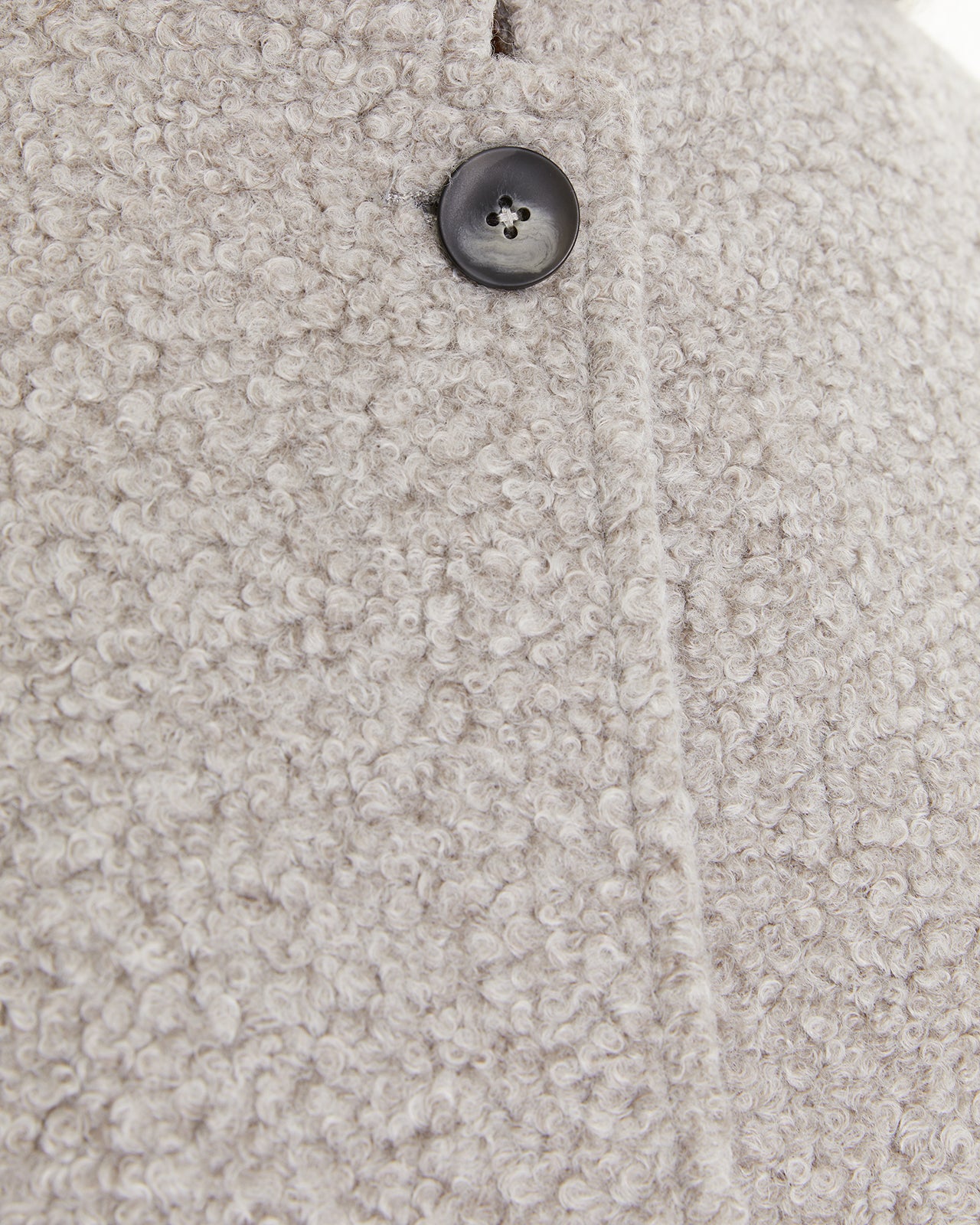 manteau court en bouclé