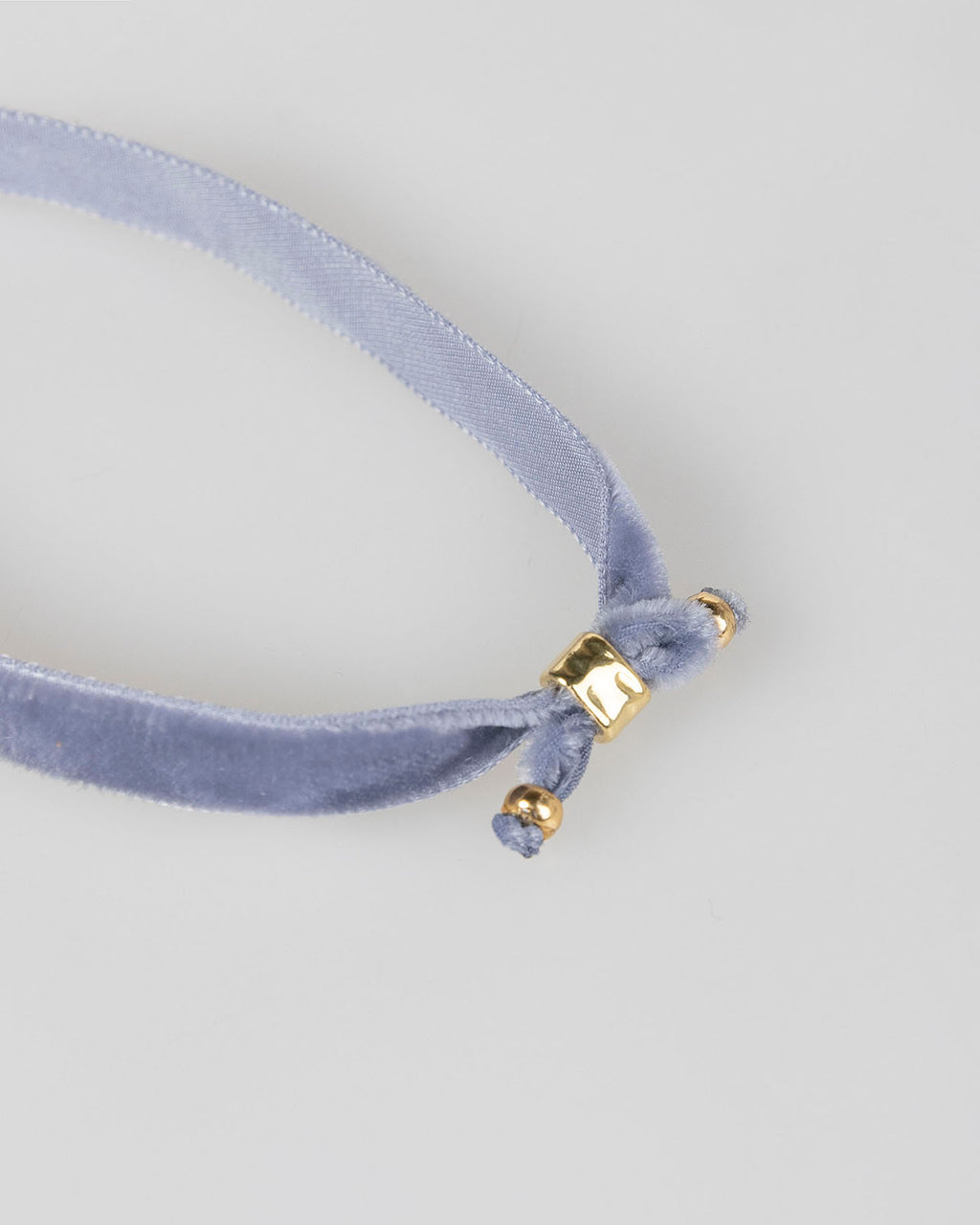 Adjustable velvet bracelet