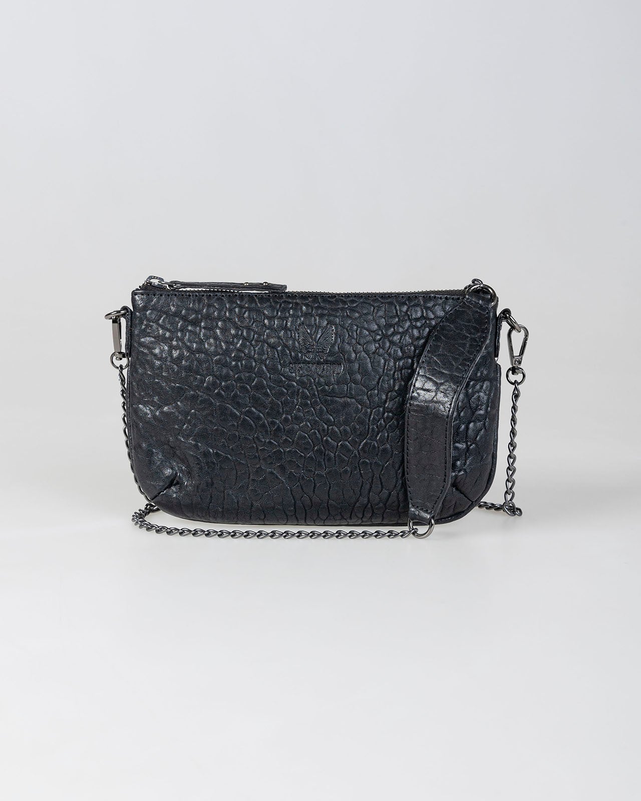 Bolso pequeño piel con cadena de metal