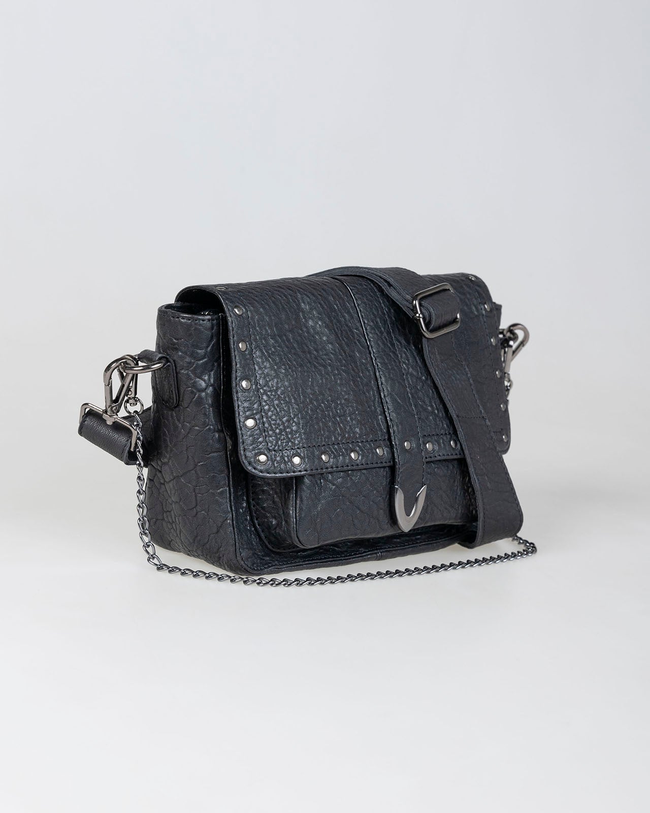 Sac en cuir avec clous