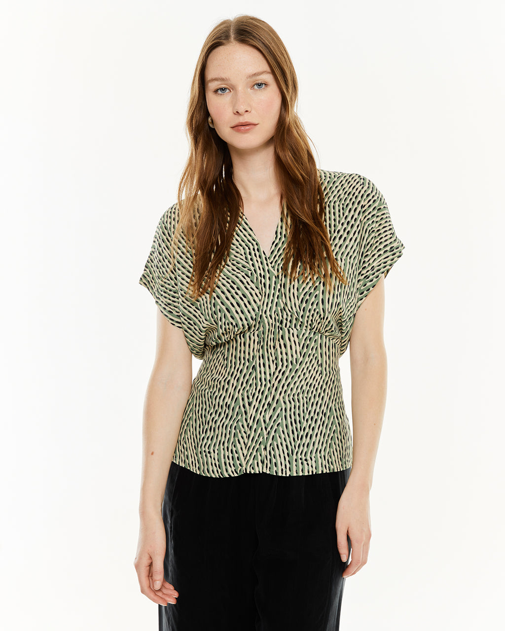 Camisa estampada con frunce en el pecho