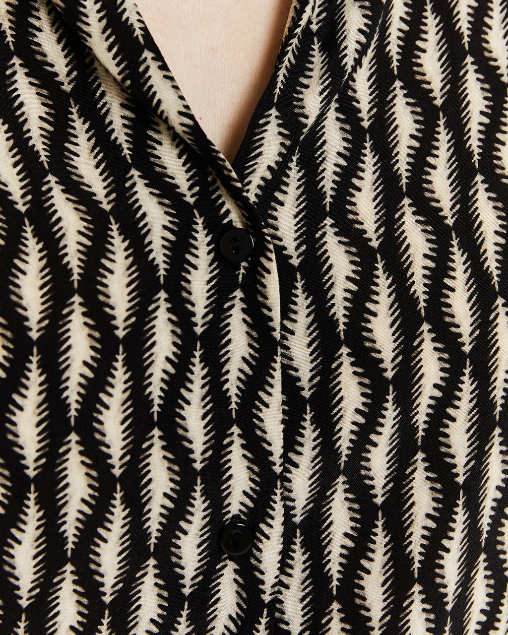 Camisa estampada cuello camisero