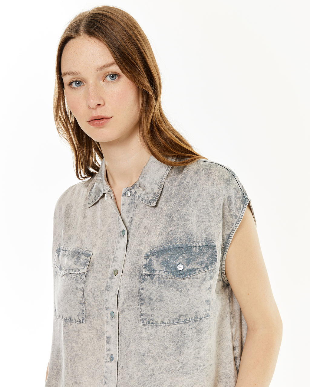 Camisa bolsillos efecto desgastado