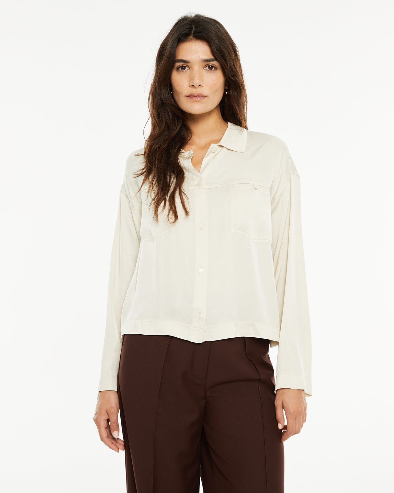 Chemise à poches avant