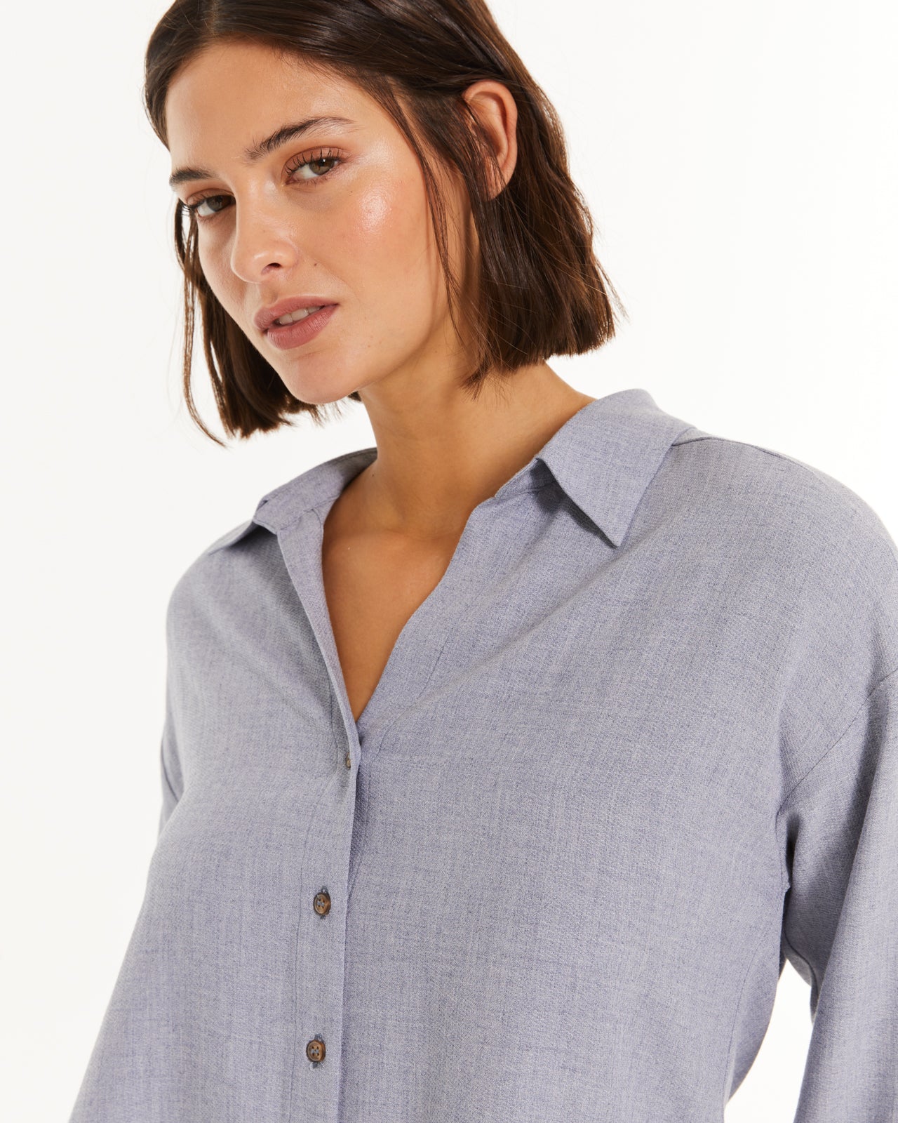 Shirt with a classic collar and dropped shoulders